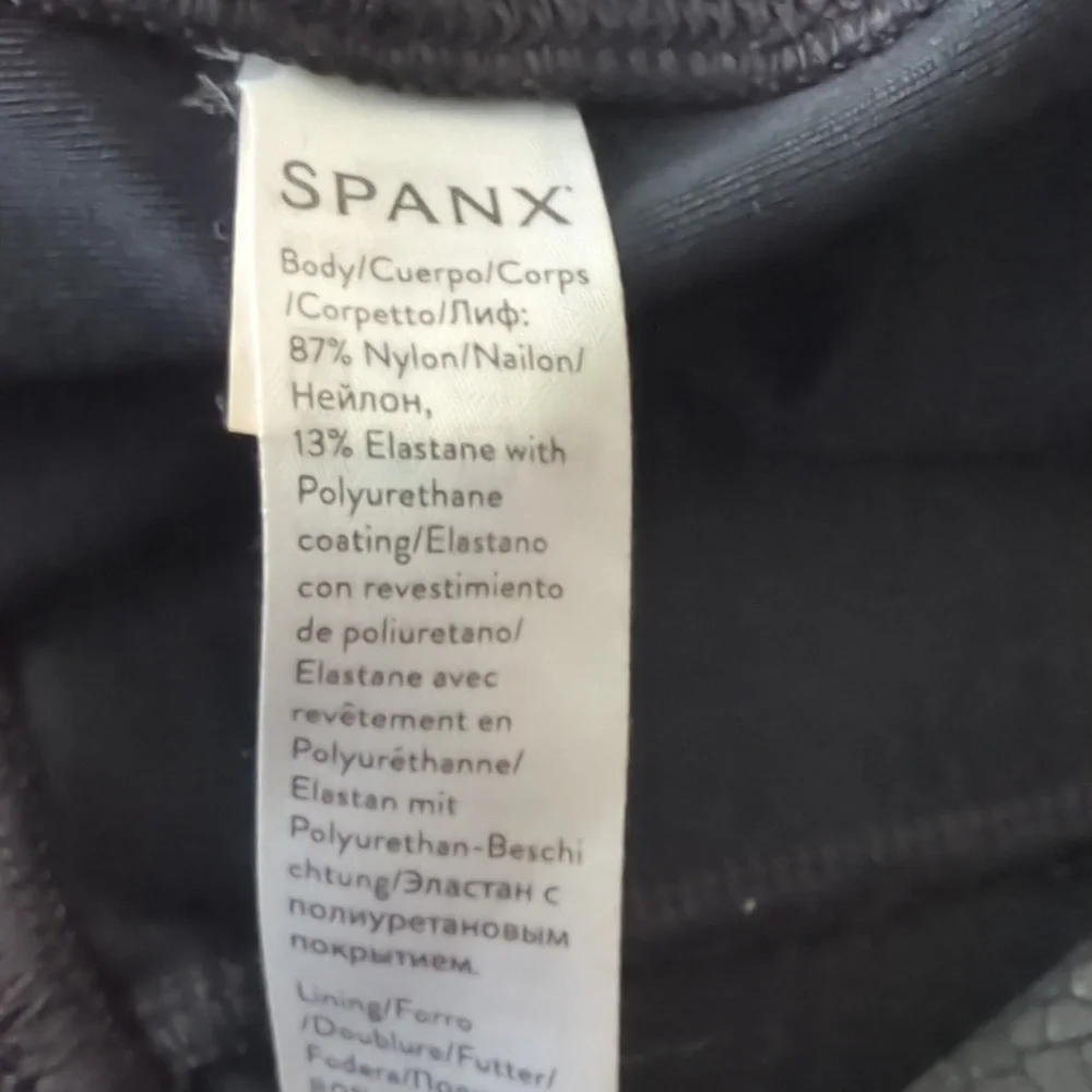 EUC Spanx Faux Leather Pebbled High Waisted Leggings 20186R Large